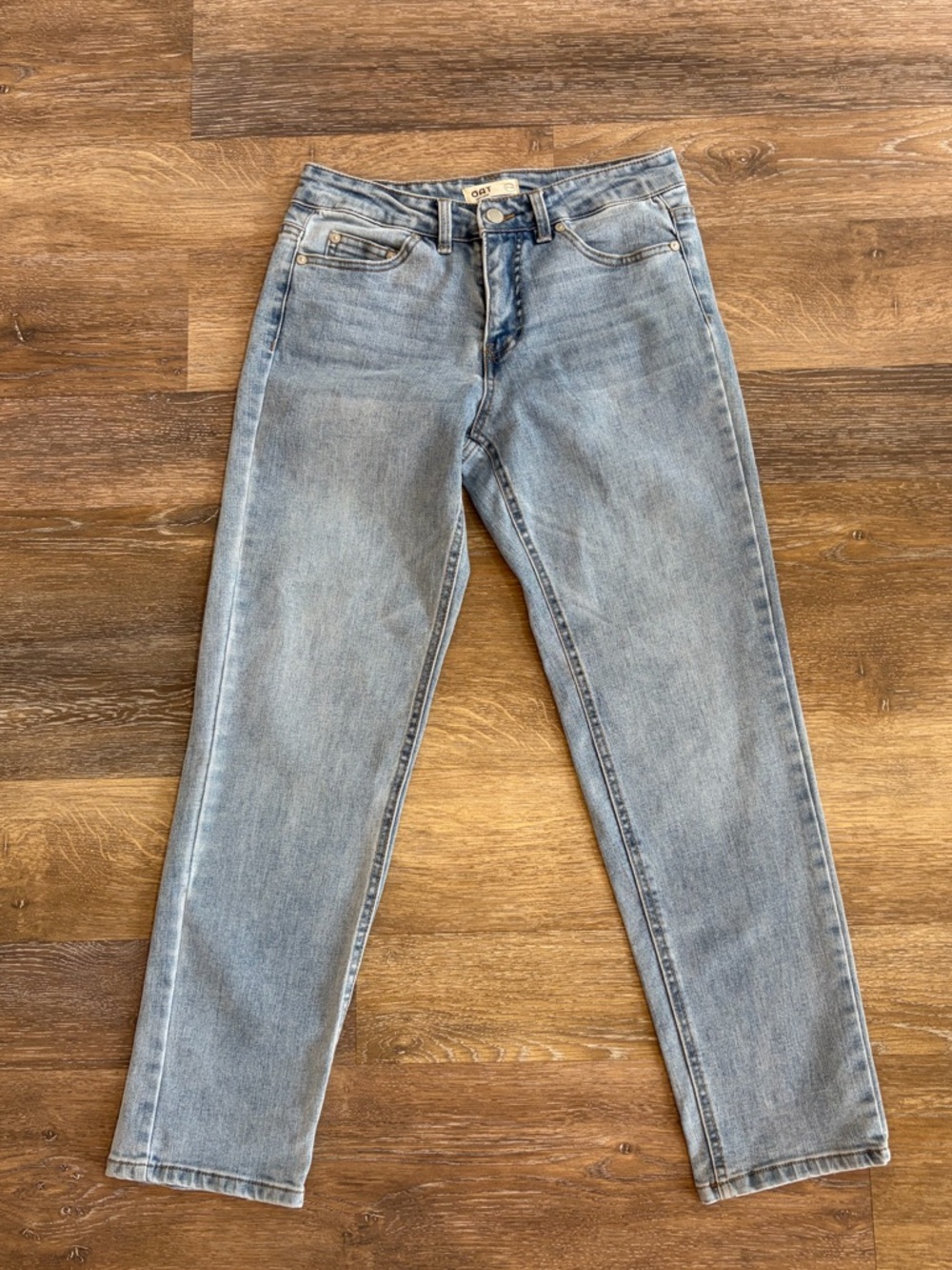 OAT New York mid rise straight leg jeans light wash size 2/26 length 35.5”